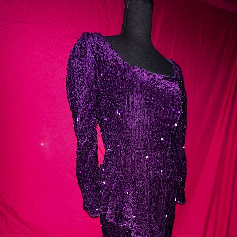 Giffniseti Square Neck Ruffle Trim Split Thigh Sequin Formal Dress (XL 12)